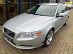 Volvo V70 2.5FT R-Design 230PK LEER / XENON / TREKHAAK / PDC, Auto's, Gebruikt, Zwart, Regensensor, 2521 cc