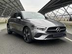 Mercedes-Benz A-klasse 250 e Star Edition Luxury Line | Pano, Auto's, Mercedes-Benz, Stof, Adaptive Cruise Control, 4 cilinders