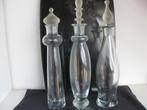 Drie blank glazen karaffen met gematteerde stoppen., Ophalen of Verzenden