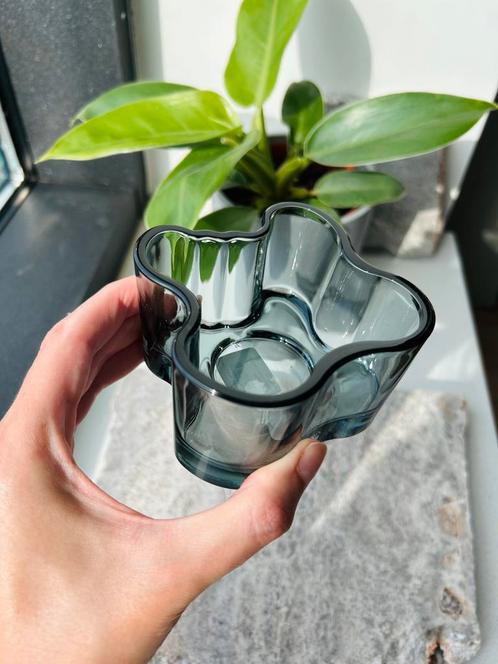 Alvar Aalto grey color candle holder, Huis en Inrichting, Woonaccessoires | Kandelaars en Kaarsen, Zo goed als nieuw, Kandelaar