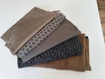 Diverse lappen boucle, voile, keper  beschikbaar voor biedingen