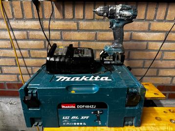 DDF484 makita 18v set incl 5Ah accu, lader en mbox beschikbaar voor biedingen