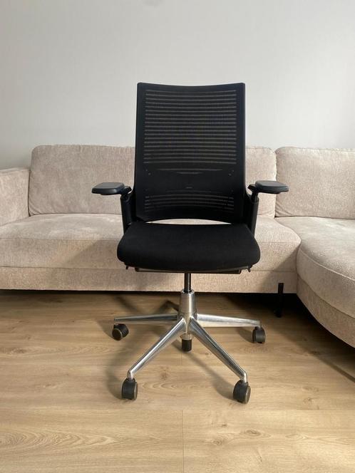 Bureaustoel Ahrend de 2020 Extra Verta, Huis en Inrichting, Bureaustoelen, Zo goed als nieuw, Bureaustoel, Zwart, Ergonomisch