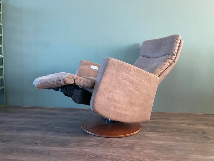Elektrische prominent XL sta op stoel / relax fauteuil beige, Huis en Inrichting, Fauteuils, Zo goed als nieuw, 50 tot 75 cm, Minder dan 75 cm