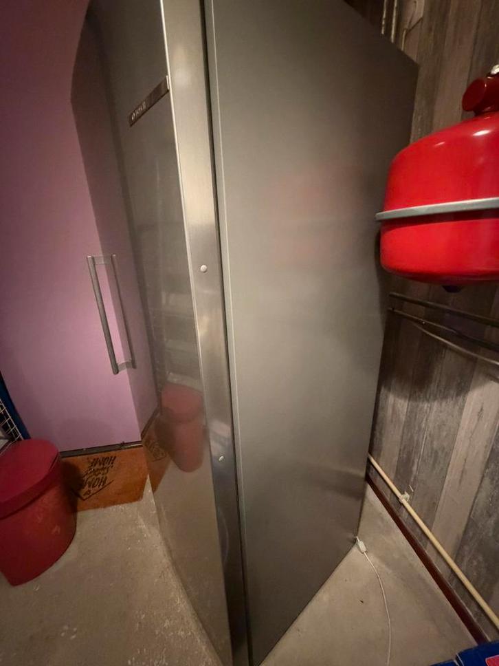 Zeer grote en goede koelkast van het merk Bosch, Witgoed en Apparatuur, Koelkasten en IJskasten, Zo goed als nieuw, Zonder vriesvak