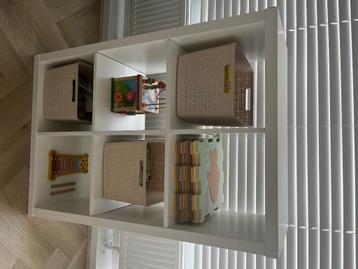 Speelgoedkast/ boekenkast beschikbaar voor biedingen