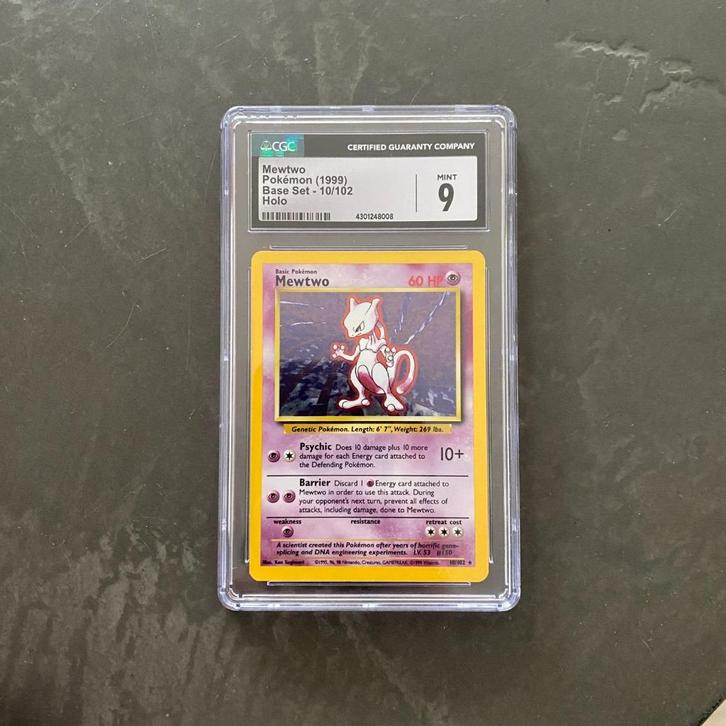 Pokemon Base Set Mewtwo #10 CGC 9 No PSA, Hobby en Vrije tijd, Verzamelkaartspellen | Pokémon, Zo goed als nieuw, Ophalen of Verzenden