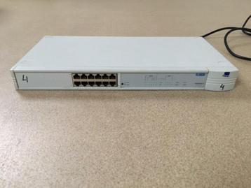 3Com SuperStack Hub 10 12 poorts beschikbaar voor biedingen