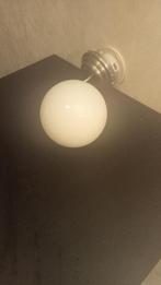 Mooie bolvormige wandlamp, Huis en Inrichting, Lampen | Tafellampen, Ophalen of Verzenden, Zo goed als nieuw, Glas, Minder dan 50 cm
