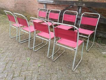 8 vintage stoelen