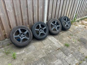 Golf 4 banden beschikbaar voor biedingen