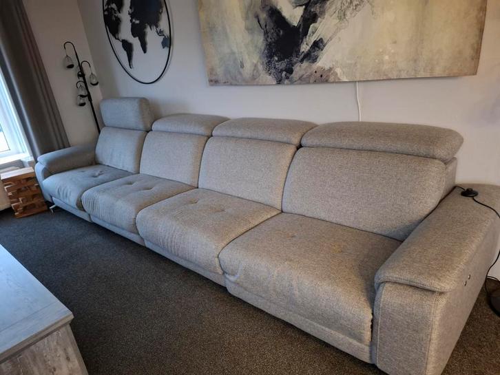 4-persoons bioscoopbank elektrische voetensteun bank grijs, Huis en Inrichting, Banken | Bankstellen, Gebruikt, Vierpersoons of meer