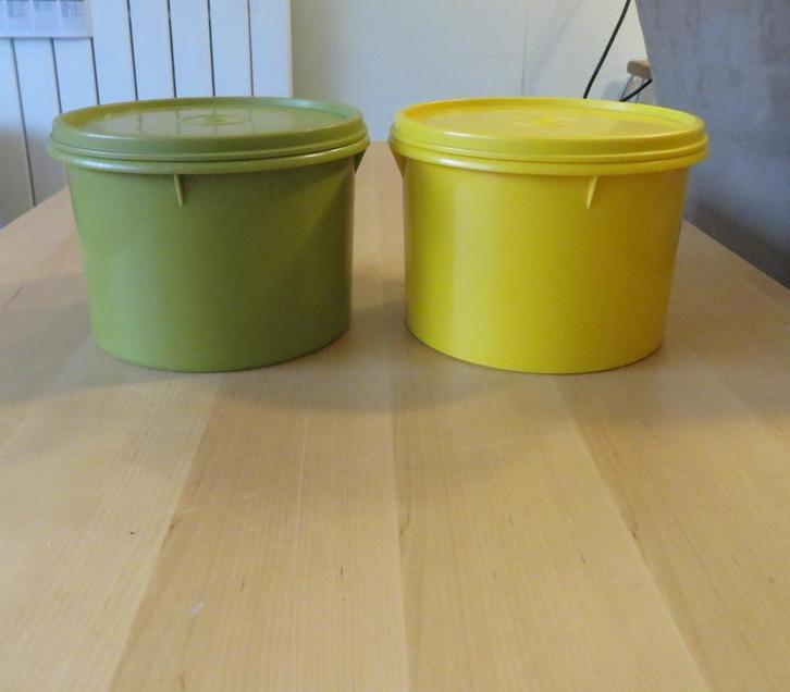 Tupperware 2 Voorraad Bussen / Trommels -RETRO-, Huis en Inrichting, Keuken | Tupperware, Gebruikt, Bus of Trommel, Geel, Groen