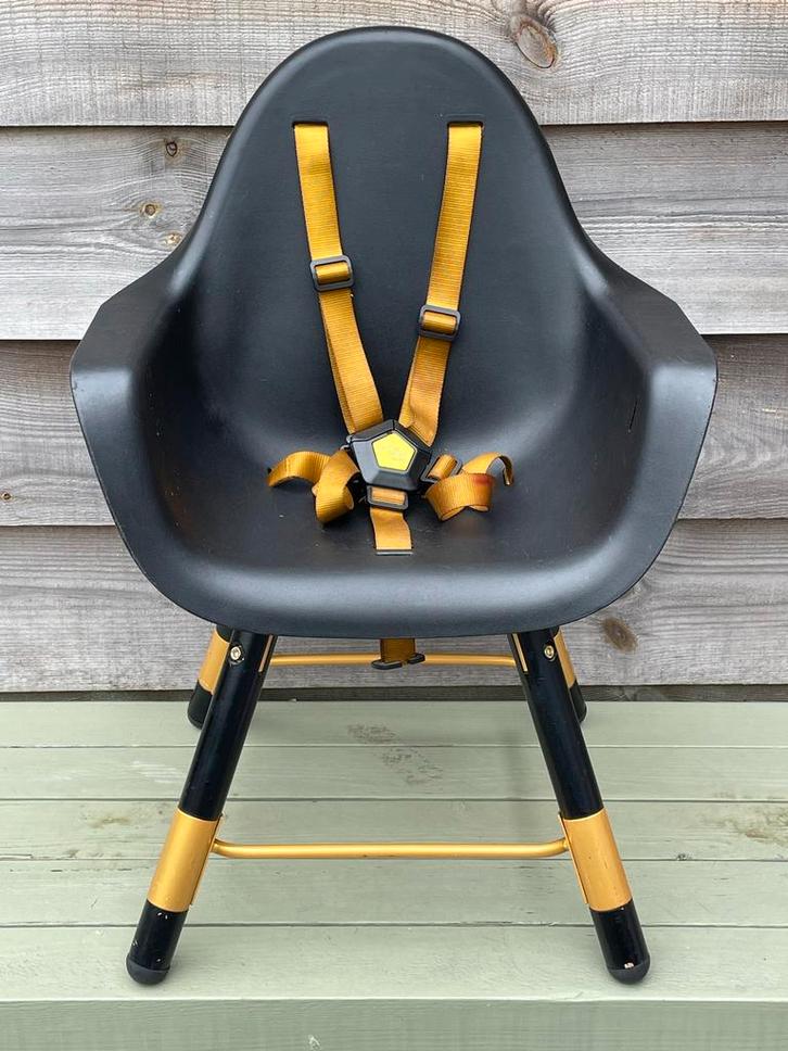 Childwood Meegroeistoel Kinder-Stoel met Gordel Zwart Goud, Kinderen en Baby's, Kinderstoelen, Gebruikt, Meegroeistoel, Gordel(s)