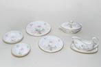 Royal Doulton Servies Flirtation uit 1976, Huis en Inrichting, Keuken | Servies, Ophalen, Zo goed als nieuw, Overige stijlen, Porselein