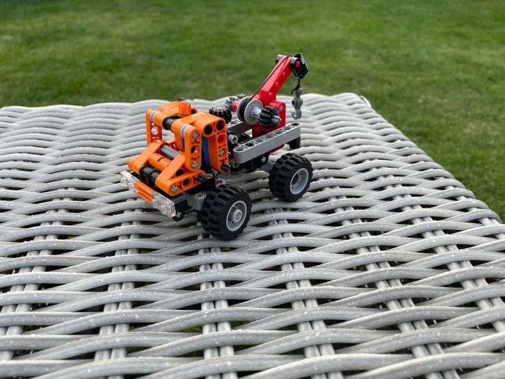 LEGO Technic Mini Takelwagen 9390, Kinderen en Baby's, Speelgoed | Duplo en Lego, Zo goed als nieuw, Lego, Complete set, Ophalen of Verzenden