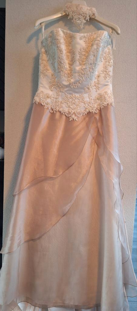 Trouwjurk maat 40/42 85C, Kleding | Dames, Trouwkleding en Trouwaccessoires, Zo goed als nieuw, Trouwjurk, Beige, Ophalen of Verzenden