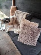 Dierenhuid kleed en kussens, Ophalen of Verzenden, Zo goed als nieuw