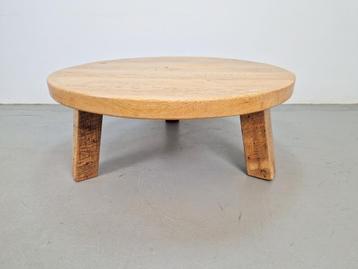 Brutalistische ronde salontafel massief eiken ´60 Japandi beschikbaar voor biedingen