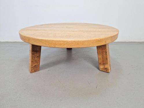Brutalistische ronde salontafel massief eiken ´60 Japandi, Huis en Inrichting, Tafels | Salontafels, Gebruikt, Minder dan 50 cm