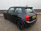 Mini Cooper 1.5 2015 keyless | pdc | navi | airco | mfc, Voorwielaandrijving, 136 pk, 4 cilinders, Leder en Stof