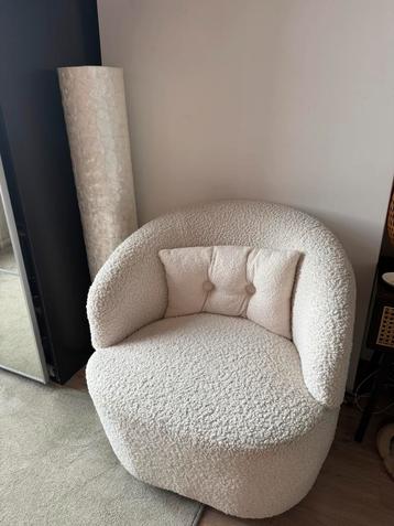 Witte bouclé fauteuil van Kwantum (in nieuwstaat) beschikbaar voor biedingen
