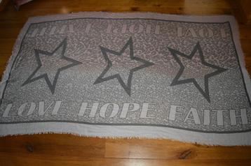 sjaal Love Hope Faith, zeer ruime shawl