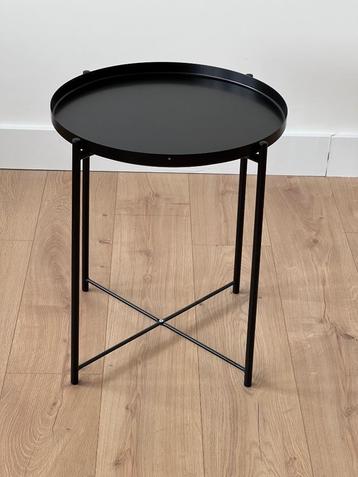 Salontafel met afneembaar dienblad beschikbaar voor biedingen