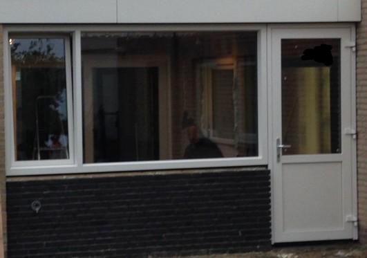 Kunststof buitendeur + raamkozijn RAL9001 incl. Glas, Doe-het-zelf en Verbouw, Kozijnen en Schuifpuien, Zo goed als nieuw, Deurkozijn