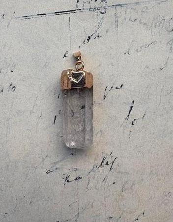 Mooie heldere kristal hanger goudkl beschikbaar voor biedingen