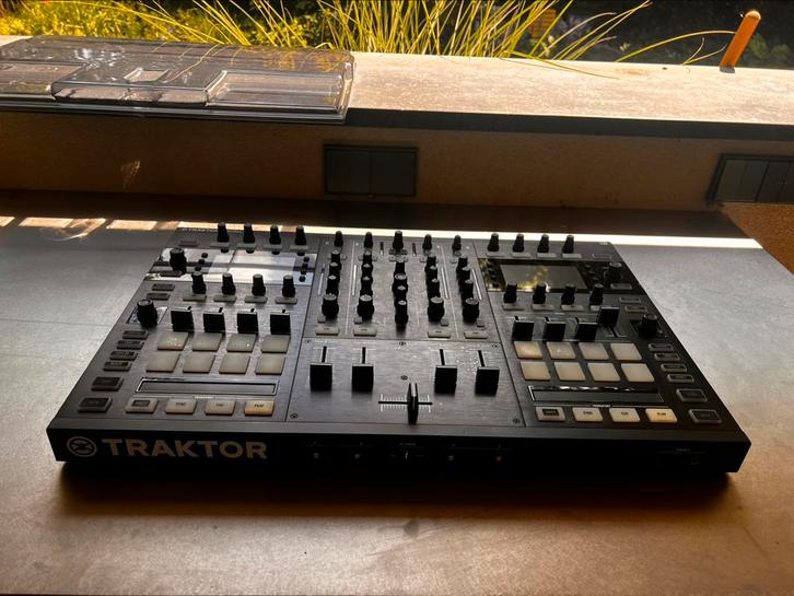 Traktor Kontrol S8 –  DJ-controller, Muziek en Instrumenten, Dj-sets en Draaitafels, Gebruikt, Dj-set, Overige merken, Ophalen