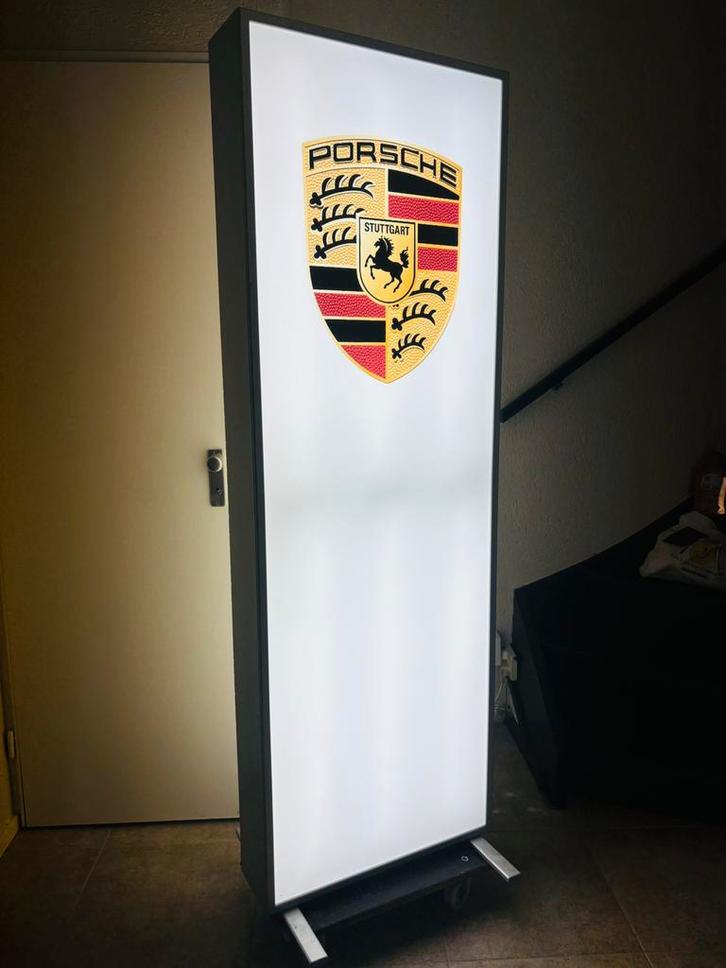 Porsche groot lichtreclame zuil dealer, Verzamelen, Automerken, Motoren en Formule 1, Zo goed als nieuw, Auto's, Ophalen of Verzenden