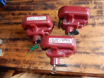 Disselsloten caravan Alko Milenco Double lock Winterhoff etc beschikbaar voor biedingen