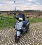 Vespa Sprint S Porsche Agaat Grijs 2025! -Full option-BROM, Fietsen en Brommers, Maximaal 45 km/u, Vespa S, Zo goed als nieuw
