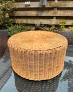 Vintage poef van rotan en hout - rond model, Huis en Inrichting, Banken | Voetenbanken en Poefen, Ophalen of Verzenden, Zo goed als nieuw