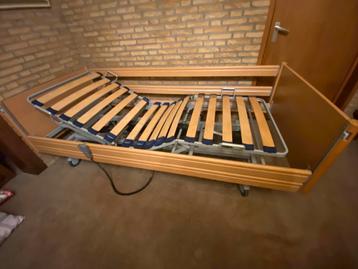 Verpleeg bed beschikbaar voor biedingen