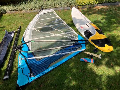 Fanatic BEE 169 liter complete surfset!!!, Watersport en Boten, Windsurfen, Gebruikt, Complete set, 250 tot 300 cm, Met vin(nen)