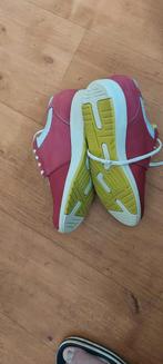 Twee leuk durea damesschoenen maat 4.5 /37.5, Kleding | Dames, Schoenen, Durea, Ophalen of Verzenden, Sneakers of Gympen, Zo goed als nieuw