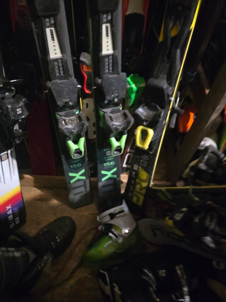 156cm ATOMIC REDSTER XTI ALL ROUN CARVE SKIS VOOR GEVORDERDE, 140 tot 160 cm, Ophalen of Verzenden, Zo goed als nieuw, Carve