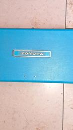 Toyota breimachine met metalen koffer omheen, Hobby en Vrije tijd, Breien en Haken, Ophalen, Zo goed als nieuw, Breien, Machine