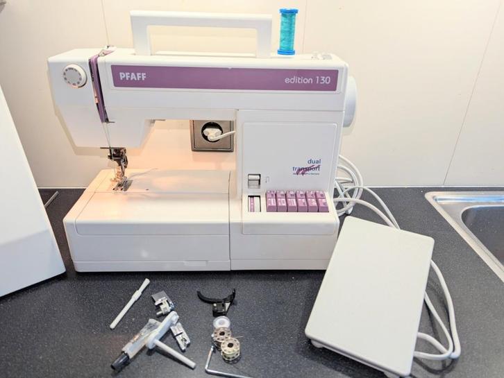Pfaff Edition 130 Dual Transport zgan, Hobby en Vrije tijd, Naaimachines en Toebehoren, Zo goed als nieuw, Naaimachine, Pfaff