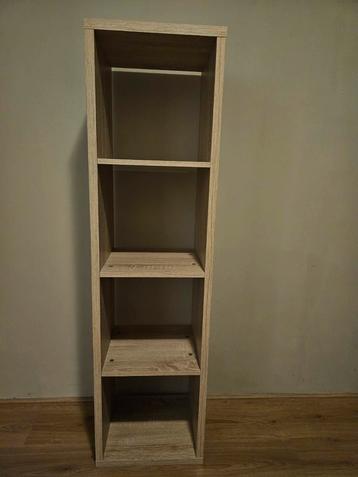 Kastje met vakken - in goede staat!