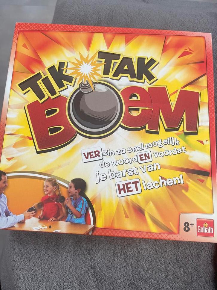 Tik Tak Boem - Woordspel, Hobby en Vrije tijd, Gezelschapsspellen | Bordspellen, Zo goed als nieuw, Drie of vier spelers, Ophalen