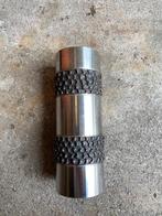 Brutalist metalen cilinder vaas van BMF , jaren 70, Huis en Inrichting, Woonaccessoires | Vazen, Minder dan 50 cm, Overige materialen