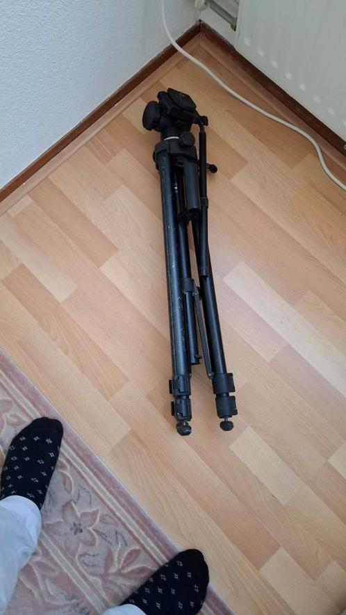 videocamera statief, Audio, Tv en Foto, Fotografie | Statieven en Balhoofden, Gebruikt, Driepoot, 175 cm of meer, Ophalen of Verzenden