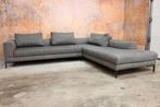 ZGANieuw grijze stoffen Aikon Lounge design hoekbank, Design, Hoekbank, Stock Aikon, Ophalen of Verzenden