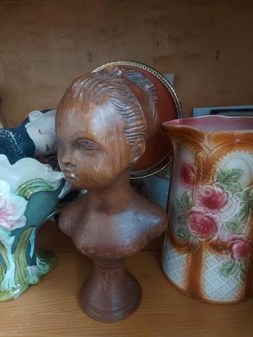 Prachtige sierlijke Vintage/Brocante bruin aardewerken buste beschikbaar voor biedingen