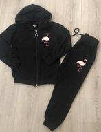 Super leuk huispak joggingpak 110/116 flamingo, Ophalen of Verzenden, Zo goed als nieuw, Meisje