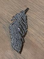 Elegante veer broche met strass, Overige materialen, 4 tot 7 cm, Ophalen of Verzenden, Zo goed als nieuw