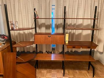 Louis van Teeffelen Wandmeubel beschikbaar voor biedingen